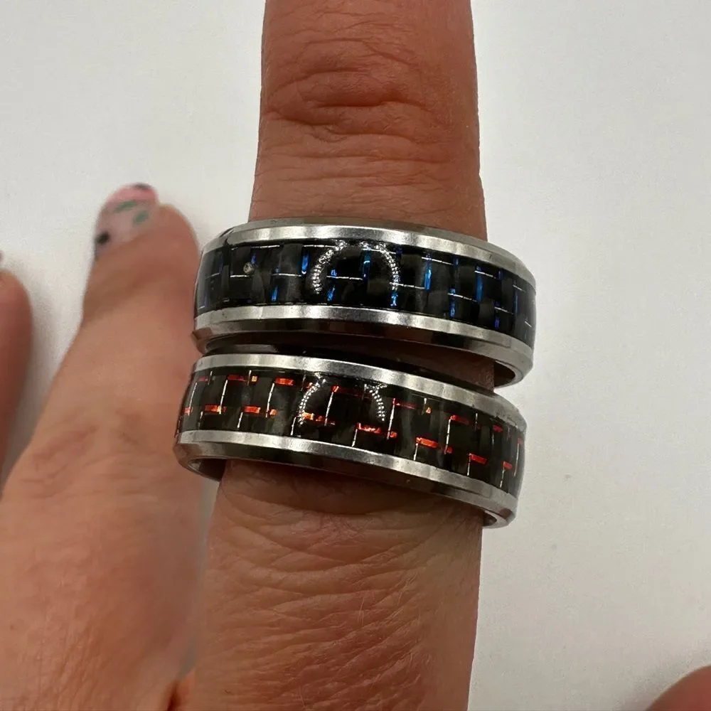 Men's 12.75-13 Silver toned metal and Red/Blue wire in resin center ring!‎